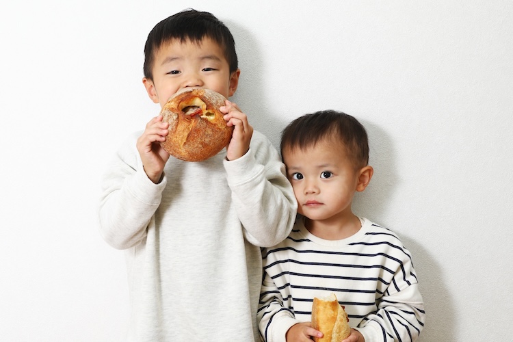 형제는 손발, 처자는 의복?